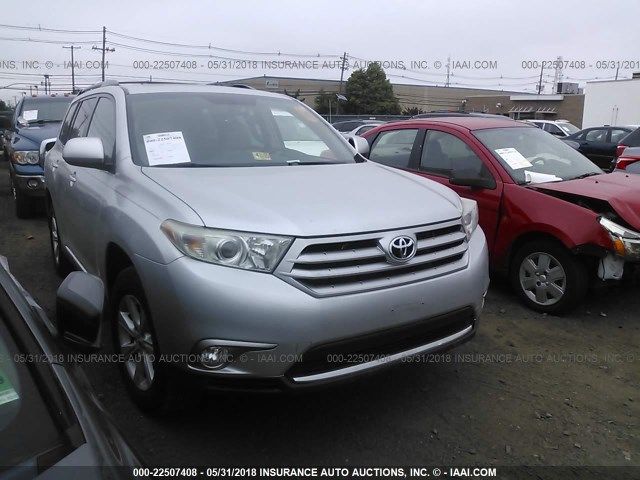 5TDBK3EH8CS149471 - 2012 TOYOTA HIGHLANDER SE SILVER photo 1