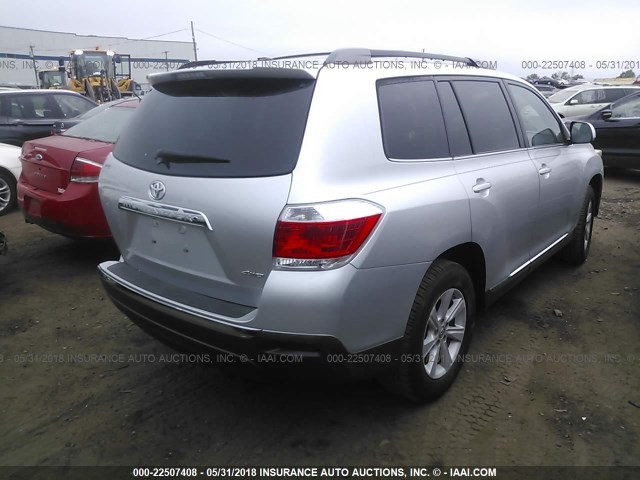 5TDBK3EH8CS149471 - 2012 TOYOTA HIGHLANDER SE SILVER photo 4