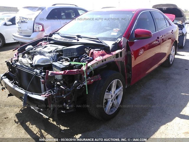 4T1BF1FK2DU722277 - 2013 TOYOTA CAMRY L/SE/LE/XLE 红色 照片 2