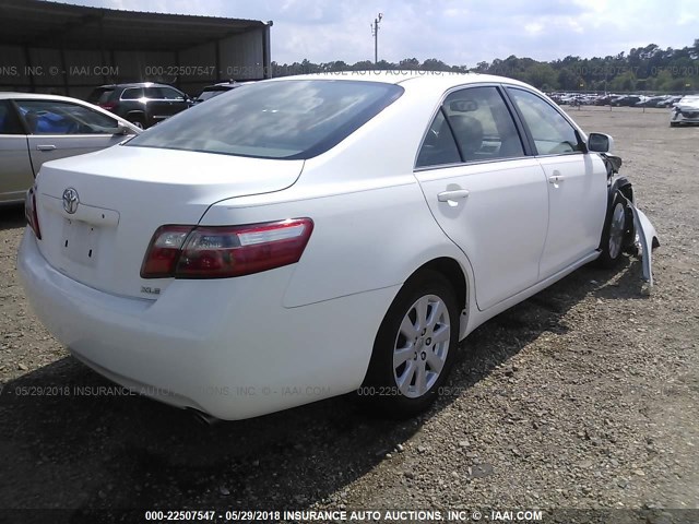 4T1BK46K17U505708 - 2007 TOYOTA CAMRY NEW GENERAT LE/XLE/SE WHITE photo 4