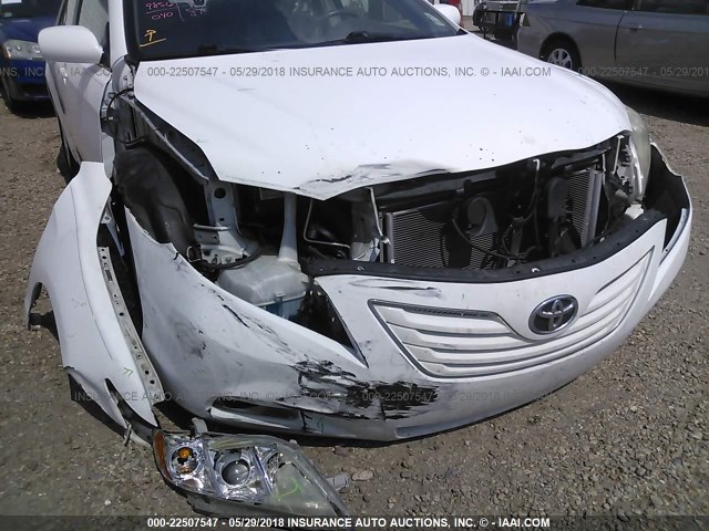 4T1BK46K17U505708 - 2007 TOYOTA CAMRY NEW GENERAT LE/XLE/SE WHITE photo 6