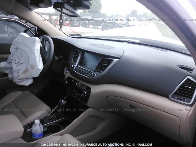 KM8J3CA26HU383732 - 2017 HYUNDAI TUCSON LIMITED/SPORT AND ECO/SE WHITE photo 5
