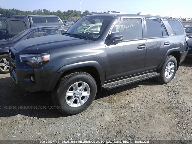 JTEBU5JR2J5529957 - 2018 TOYOTA 4RUNNER SR5 PREM/LTDL/TRAIL/TRD GRAY photo 2