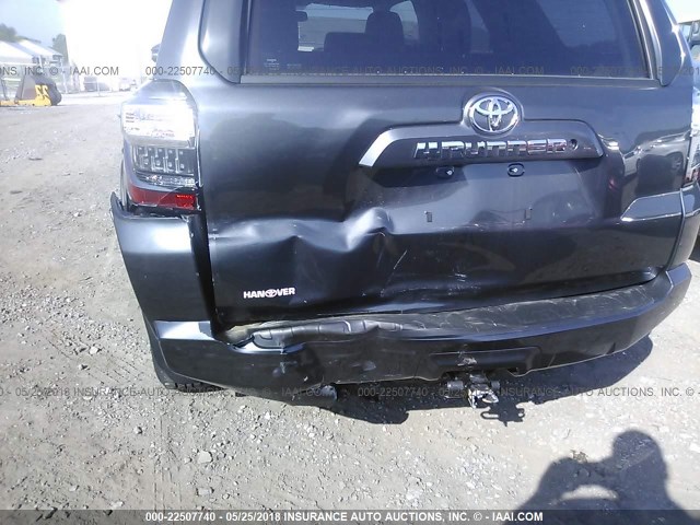 JTEBU5JR2J5529957 - 2018 TOYOTA 4RUNNER SR5 PREM/LTDL/TRAIL/TRD GRAY photo 6