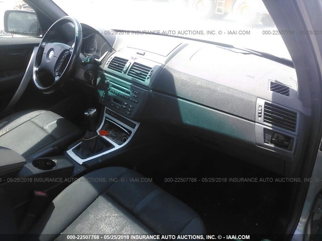 WBXPA73474WA77458 - 2004 BMW X3 2.5I 灰色 照片 5
