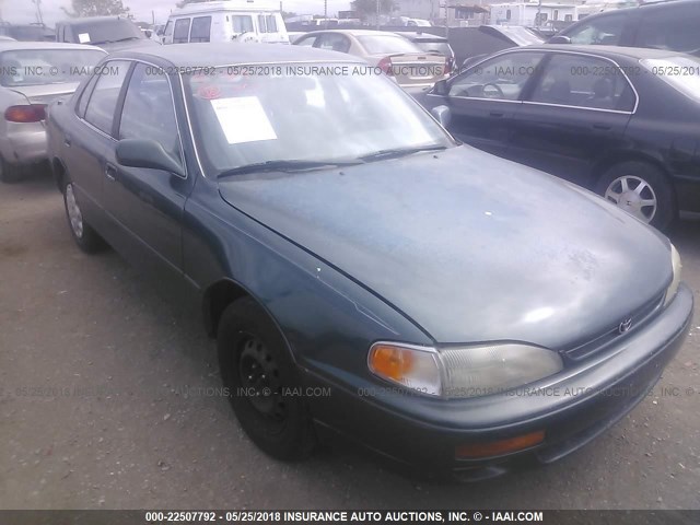 JT2BG12K0T0372279 - 1996 TOYOTA CAMRY DX/LE/XLE GREEN photo 1