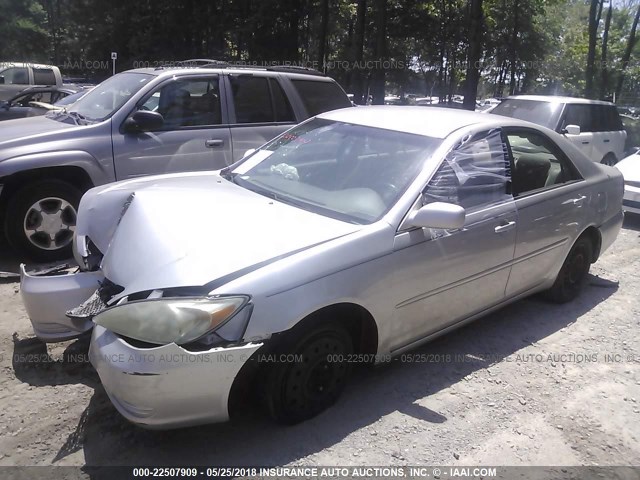 4T1BE32K04U883618 - 2004 TOYOTA CAMRY LE/XLE/SE Gümüş foto 2
