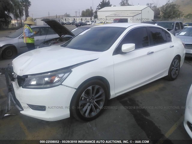 1HGCR2F57FA237817 - 2015 HONDA ACCORD SPORT 白色 照片 2