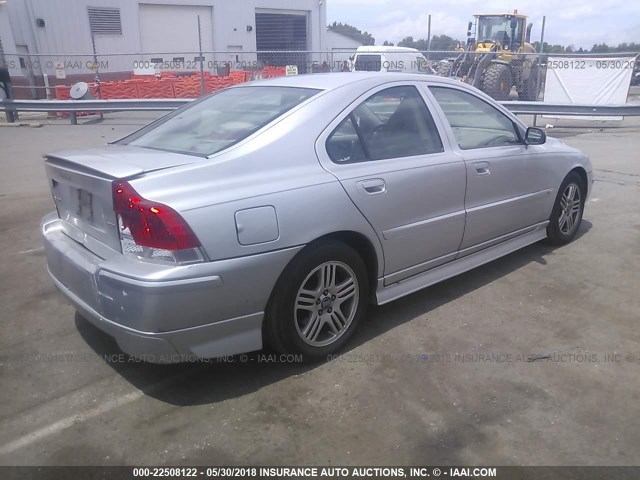 YV1RS592652473393 - 2005 VOLVO S60 2.5T SILVER photo 4