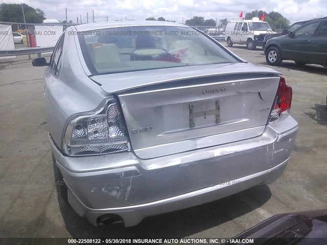 YV1RS592652473393 - 2005 VOLVO S60 2.5T SILVER photo 6