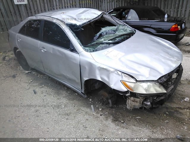 4T1BE46K39U287636 - 2009 TOYOTA CAMRY SE/LE/XLE SILVER photo 1