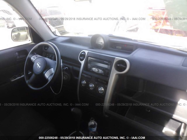 JTLKT324664077754 - 2006 TOYOTA SCION XB ნაცრისფერი ფოტო 5