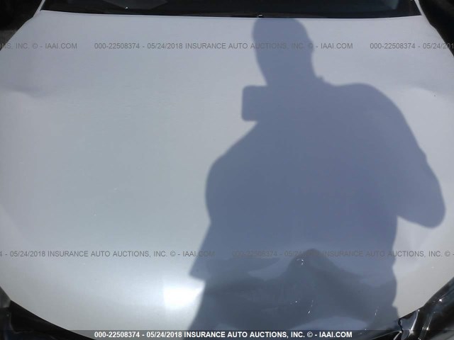 4T1BF1FK0HU342988 - 2017 TOYOTA CAMRY LE/XLE/SE/XSE თეთრი ფოტო 10