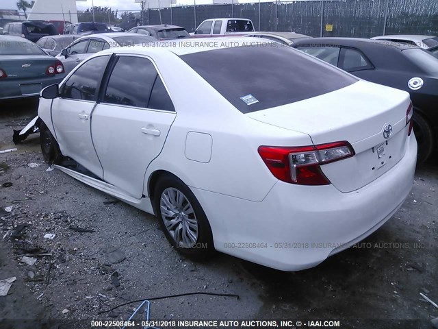 4T1BF1FK0CU546540 - 2012 TOYOTA CAMRY SE/LE/XLE 白色 照片 3