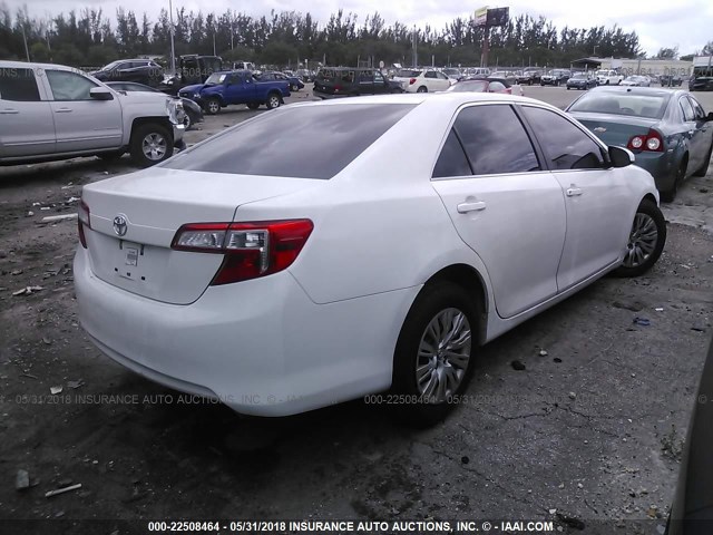 4T1BF1FK0CU546540 - 2012 TOYOTA CAMRY SE/LE/XLE 白色 照片 4