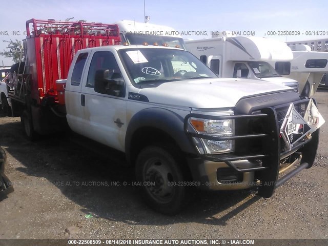 1FD0X5HT4BEC16975 - 2011 FORD F550 SUPER DUTY WHITE photo 1