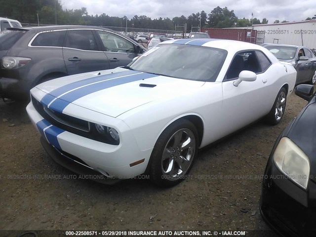 2C3CDYAG7EH153204 - 2014 DODGE CHALLENGER SXT WHITE photo 2