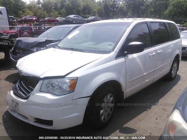 2A8HR44E99R644517 - 2009 CHRYSLER TOWN & COUNTRY LX WHITE photo 2