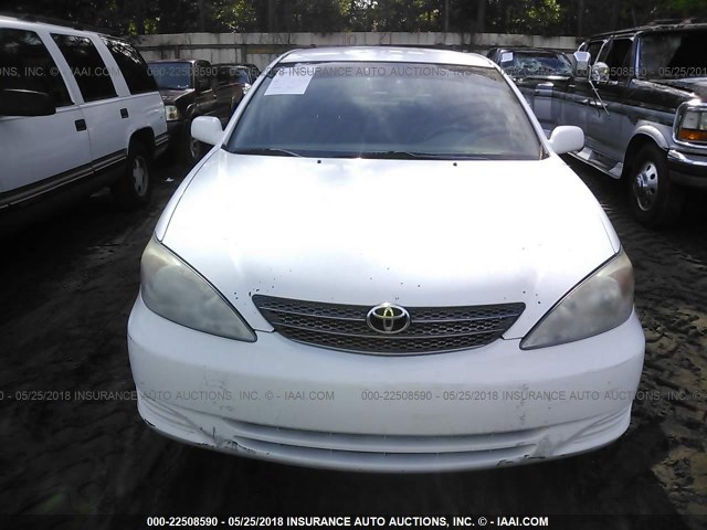 4T1BE32K02U012876 - 2002 TOYOTA CAMRY LE/XLE/SE თეთრი ფოტო 6