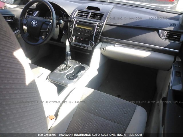 4T1BD1FK4CU024659 - 2012 TOYOTA CAMRY HYBRID/LE/XLE 灰色 照片 5