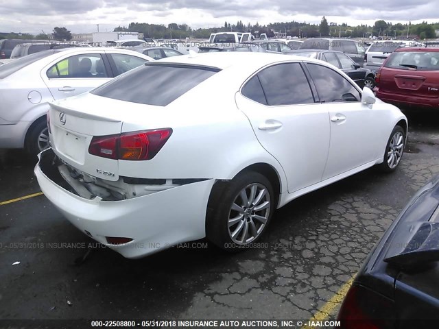 JTHCK262282023029 - 2008 LEXUS IS 250 WHITE photo 4