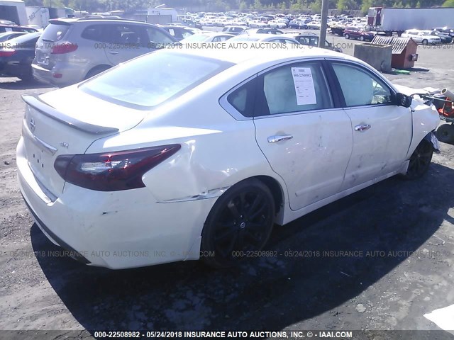 1N4AL3APXHC242898 - 2017 NISSAN ALTIMA 2.5/S/SV/SL/SR WHITE photo 4