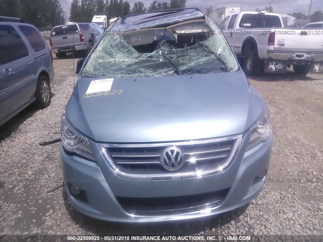 2V8HW64XX9R500508 - 2009 VOLKSWAGEN ROUTAN SEL PREMIUM BLUE photo 6