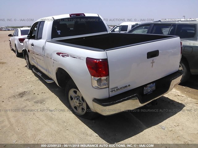 5TFRM5F12BX022536 - 2011 TOYOTA TUNDRA DOUBLE CAB SR5 WHITE photo 3