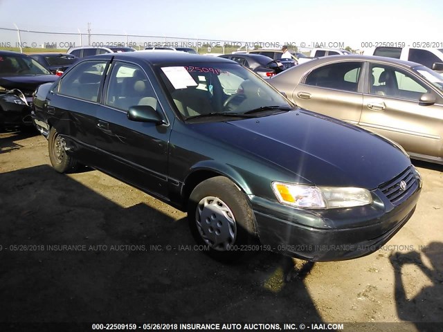 4T1BG22K9VU059820 - 1997 TOYOTA CAMRY CE/LE/XLE GREEN photo 1