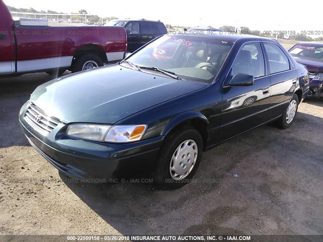 4T1BG22K9VU059820 - 1997 TOYOTA CAMRY CE/LE/XLE GREEN photo 2
