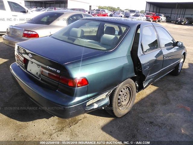 4T1BG22K9VU059820 - 1997 TOYOTA CAMRY CE/LE/XLE GREEN photo 4