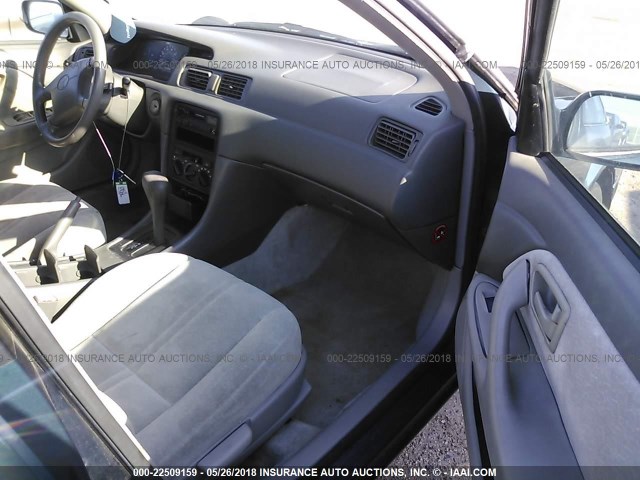 4T1BG22K9VU059820 - 1997 TOYOTA CAMRY CE/LE/XLE GREEN photo 5