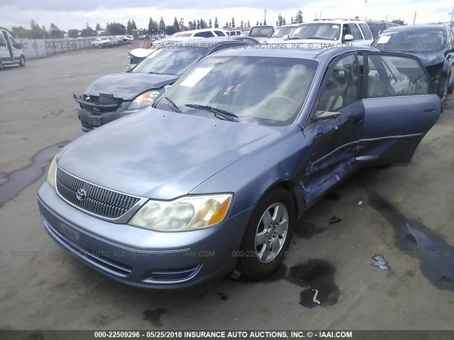 4T1BF28B2YU001479 - 2000 TOYOTA AVALON XL/XLS Light Blue photo 2