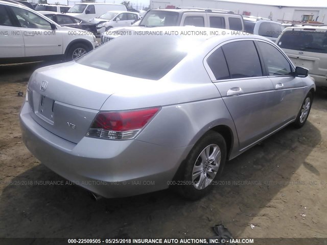 1HGCP26408A013000 - 2008 HONDA ACCORD LXP SILVER photo 4