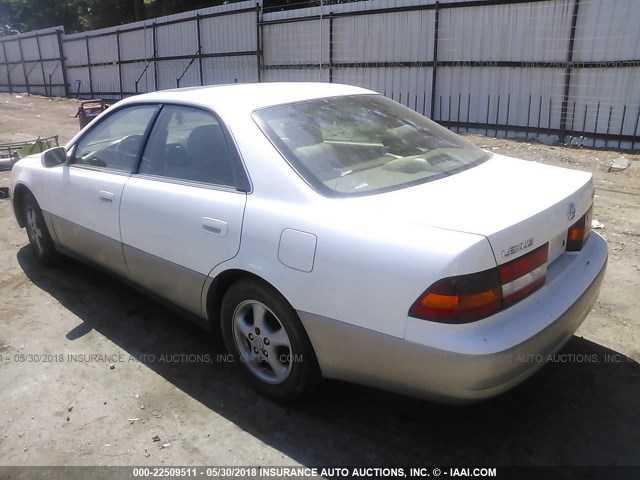 JT8BF28G7X5062883 - 1999 LEXUS ES 300 WHITE photo 3