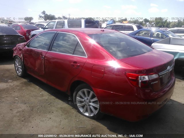 4T4BF1FK0ER338926 - 2014 TOYOTA CAMRY L/SE/LE/XLE RED photo 3
