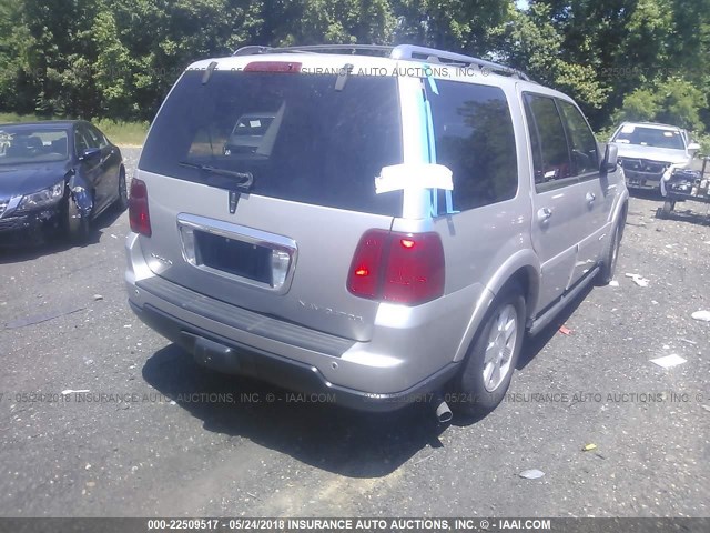5LMFU28505LJ16291 - 2005 LINCOLN NAVIGATOR SILVER photo 4