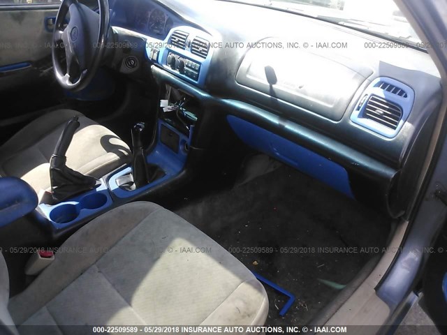 1YVGF22C0W5691178 - 1998 MAZDA 626 DX/LX BLUE photo 5