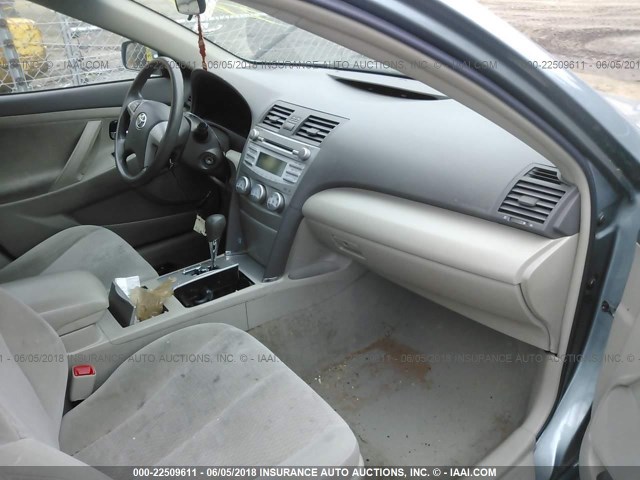 4T1BF3EK9BU688011 - 2011 TOYOTA CAMRY SE/LE/XLE 绿色 照片 5