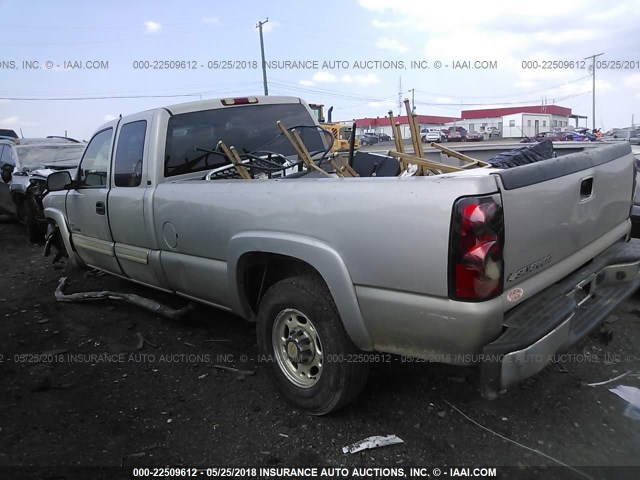 1GCHC29D47E135135 - 2007 CHEVROLET SILVERADO C2500 HEAVY DUTY GOLD photo 3