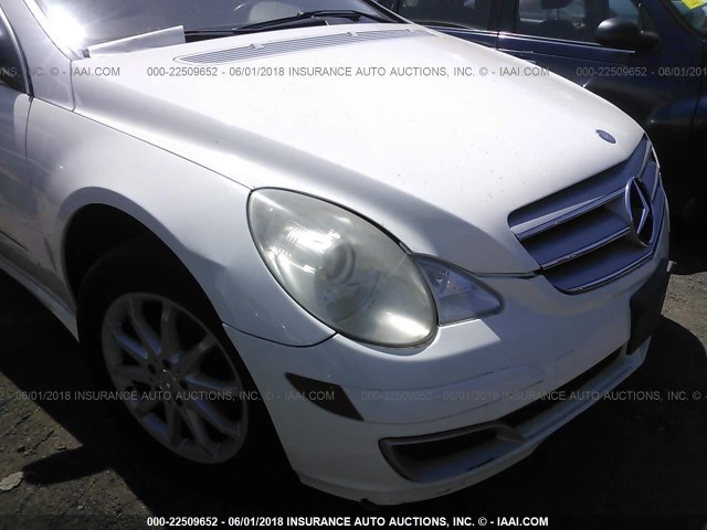 4JGCB65E47A046820 - 2007 MERCEDES-BENZ R 350 WHITE photo 6