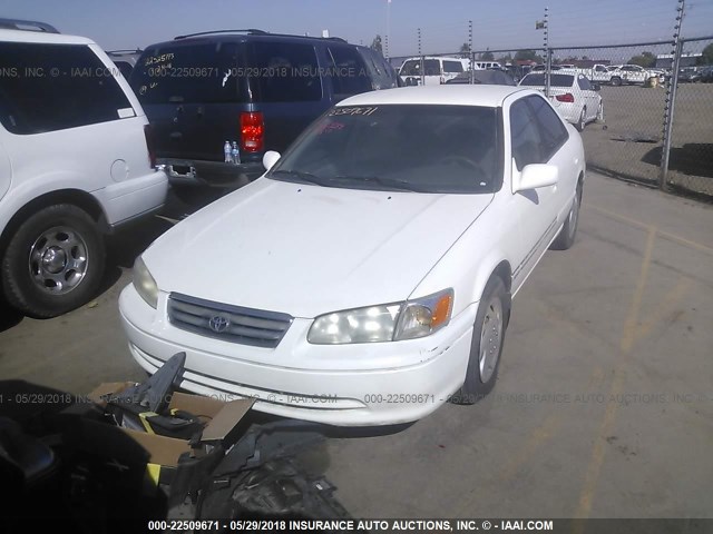 JT2BG22K5Y0384070 - 2000 TOYOTA CAMRY CE/LE/XLE 白色 照片 2