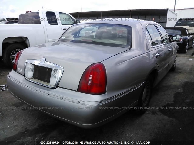 1LNHM81W02Y655008 - 2002 LINCOLN TOWN CAR EXECUTIVE Коричневый фото 4