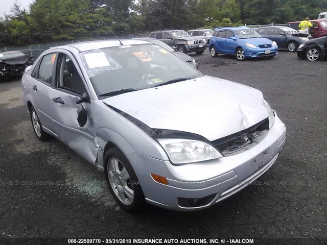 1FAFP34N17W281445 - 2007 FORD FOCUS ZX4/S/SE/SES SILVER photo 1