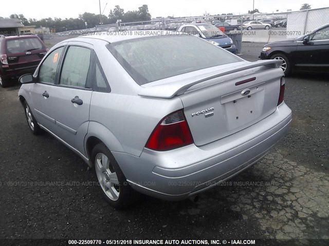 1FAFP34N17W281445 - 2007 FORD FOCUS ZX4/S/SE/SES 银色 照片 3