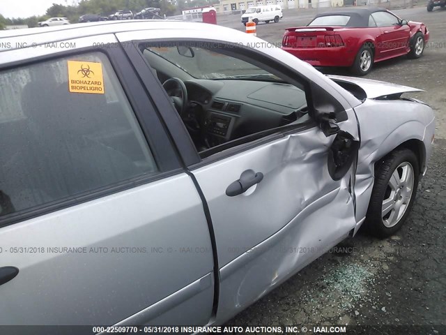 1FAFP34N17W281445 - 2007 FORD FOCUS ZX4/S/SE/SES 银色 照片 6