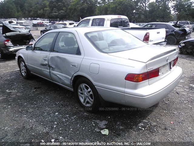 4T1BG22K11U101679 - 2001 TOYOTA CAMRY CE/LE/XLE 银色 照片 3