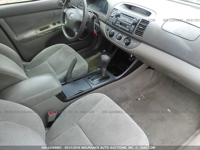 4T1BF32K02U525638 - 2002 TOYOTA CAMRY LE/XLE/SE 红色 照片 5