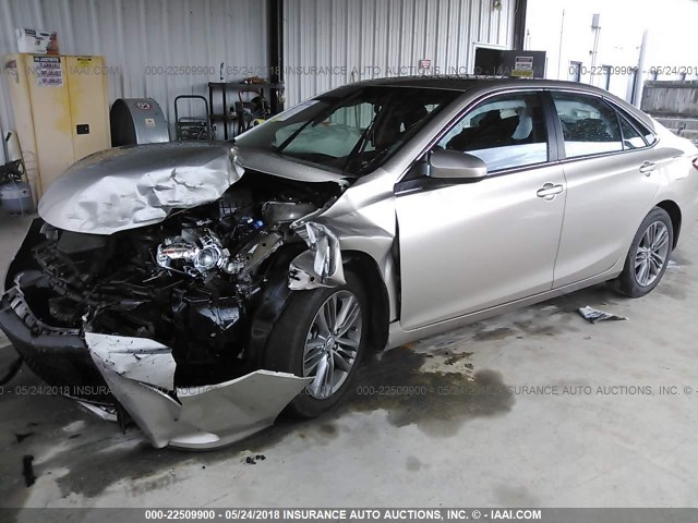 4T1BF1FK5GU160041 - 2016 TOYOTA CAMRY LE/XLE/SE/XSE GOLD photo 2