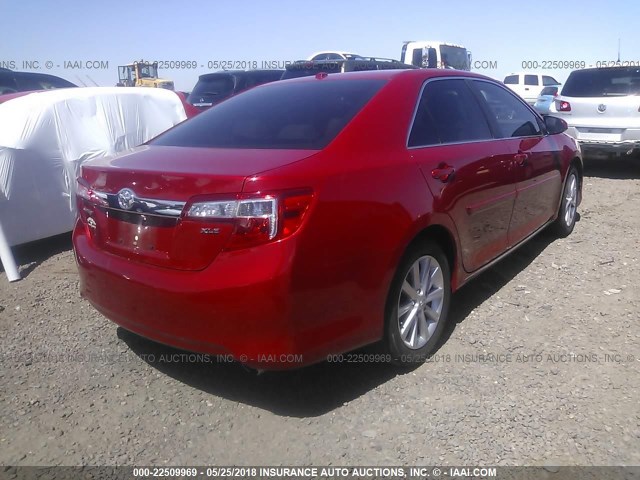 4T4BF1FKXDR275459 - 2013 TOYOTA CAMRY L/SE/LE/XLE RED photo 4